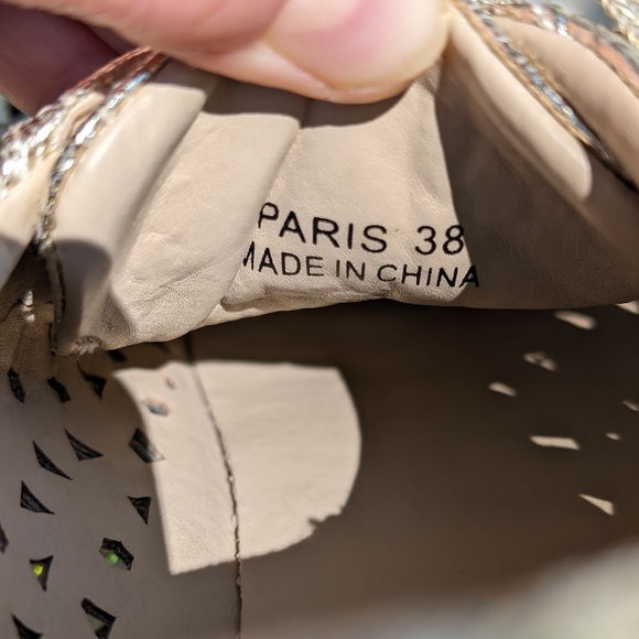 Lady Couture Paris Low Top Laser Cut Sneaker With Rhinesones, Gold - size 38 - Picture 10 of 11
